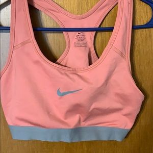 light pink
M
white little stain,  no holes or rips